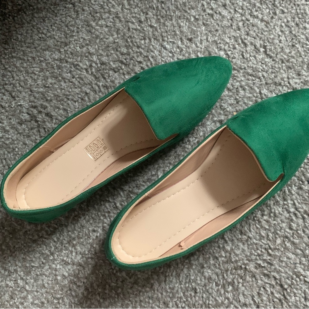 NWOT green ballet flats